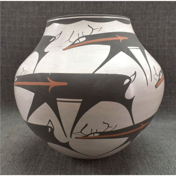 ZUNI POTTERY JAR (PEYNETSA)