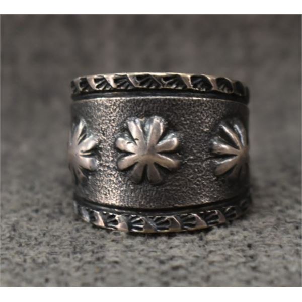 NAVAJO RING (MONTY CLAW)