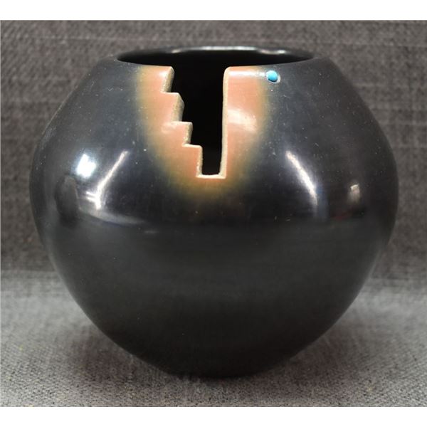 SAN ILDEFONSO POTTERY VASE (ELIZABETH LOVATO)