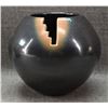 Image 1 : SAN ILDEFONSO POTTERY VASE (ELIZABETH LOVATO)
