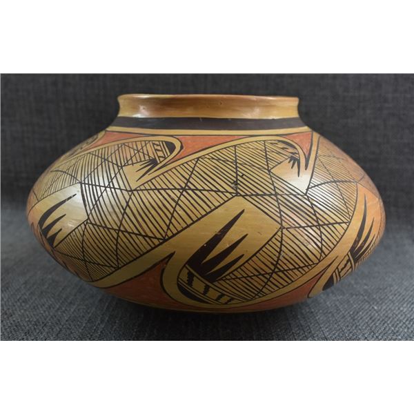 HOPI POTTERY JAR (ELVA NAMPEYO)