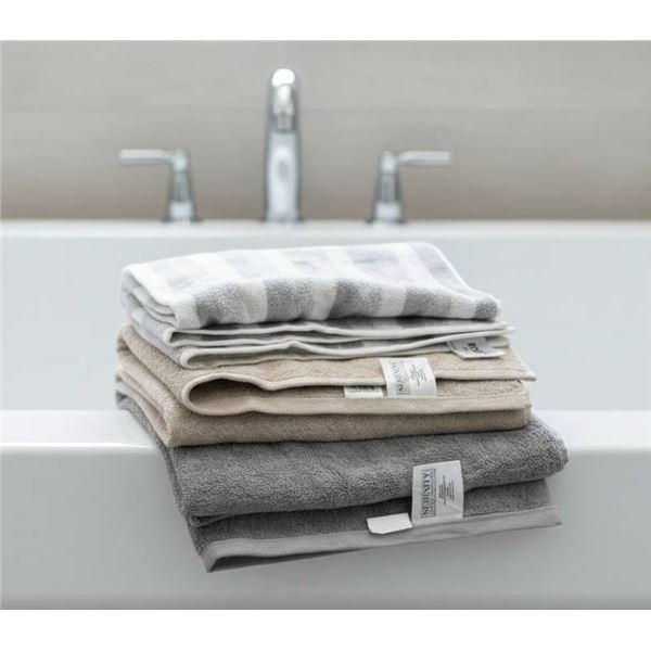 Lot of 3 Cotton Bath Towels – Various Sizes and Brands Approx 30″ x 58″