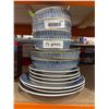 Image 2 : 15-Piece Ceramic Dinnerware Set with Blue and Gold Pattern