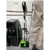 Image 2 : Greenworks 80V 12-Inch Battery-Powered Snow Shovel