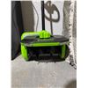 Image 3 : Greenworks 80V 12-Inch Battery-Powered Snow Shovel