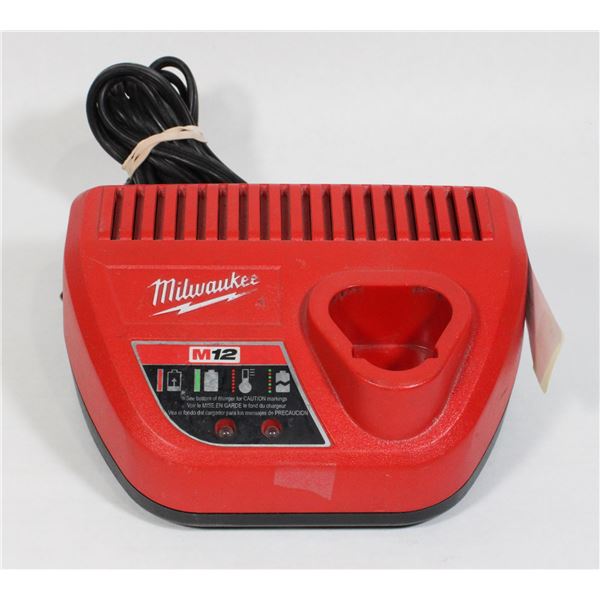 MILWAUKEE M12 BATTERY CHARGER