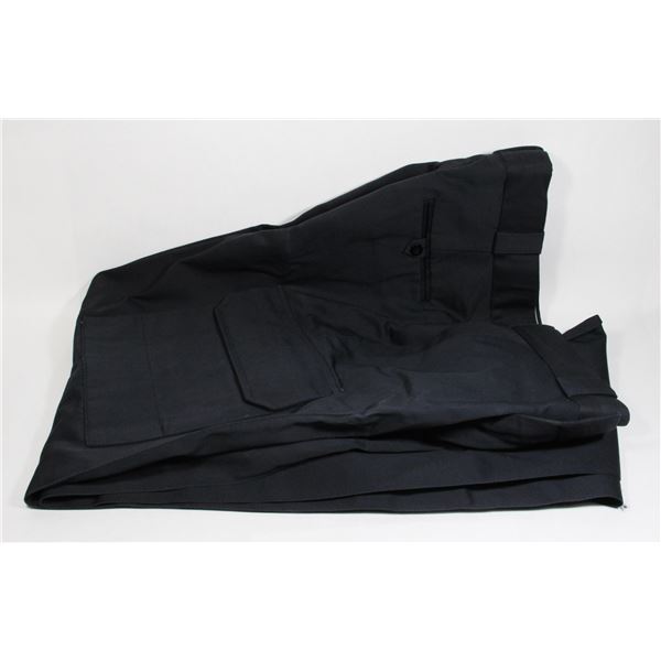 TRADITIONS BLACK DRESS PANTS SIZE 40