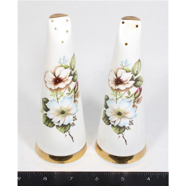 VINTAGE ROYAL STUART FINE BONE CHINA