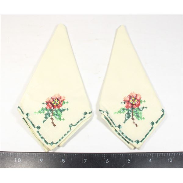 VINTAGE HAND-EMBROIDERED NAPKINS