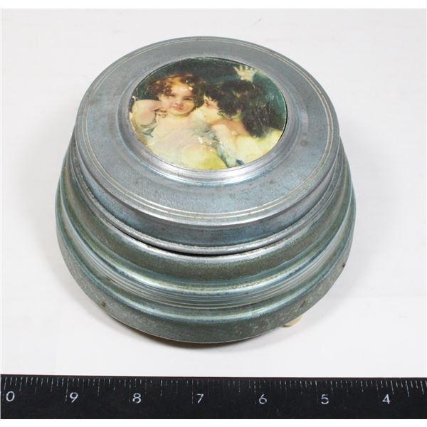 ANTIQUE MUSIC BOX