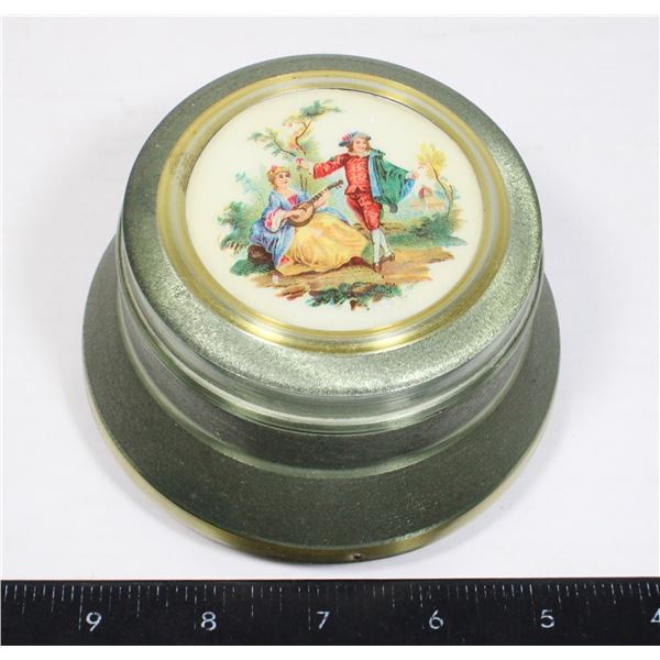 ANTIQUE MUSIC BOX