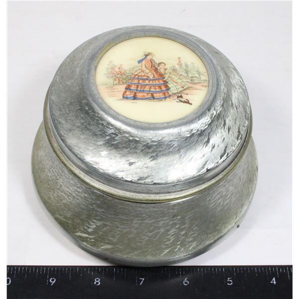 ANTIQUE MUSIC BOX "WITH A SONG IN MY HEART"