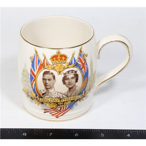 VINTAGE ROYAL QUEEN ELIZABETH