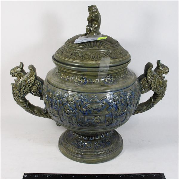 VINTAGE GREEN CERAMIC TUREEN