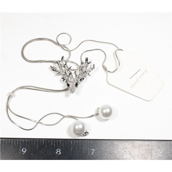 NEW Y-SHAPE ZIRCONIA AND FAUX PEARL SWEATER