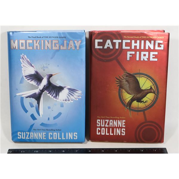 BOOK LOT: SUZANNE COLLINS CATCHING FIRE &