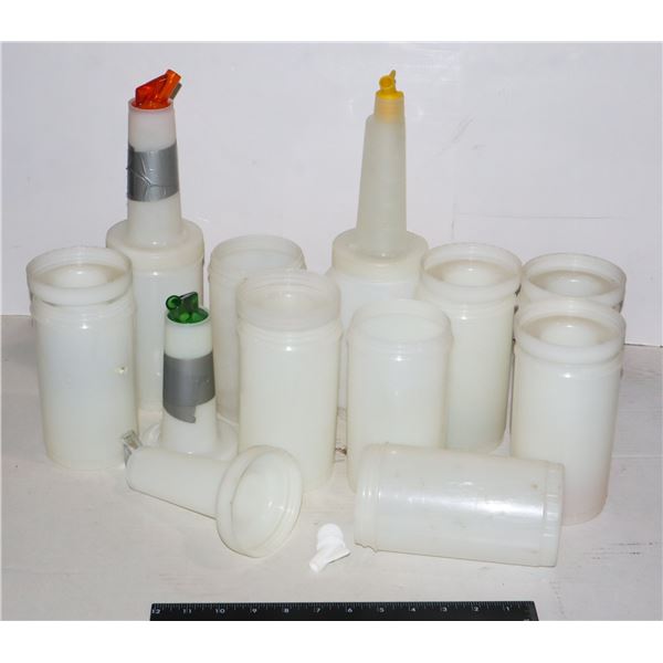 BOX OF STORAGE AND POUR CONTAINERS WITH