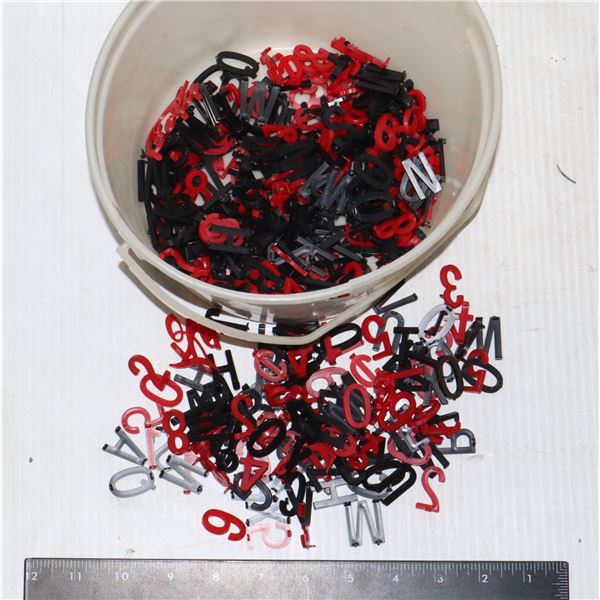 BUCKET OF SIGN BOARD LETTERS/ NUMBERS/
