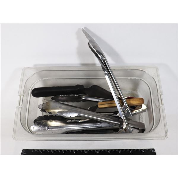 CONTAINER OF ASSORTED FLIPPERS AND TONGS
