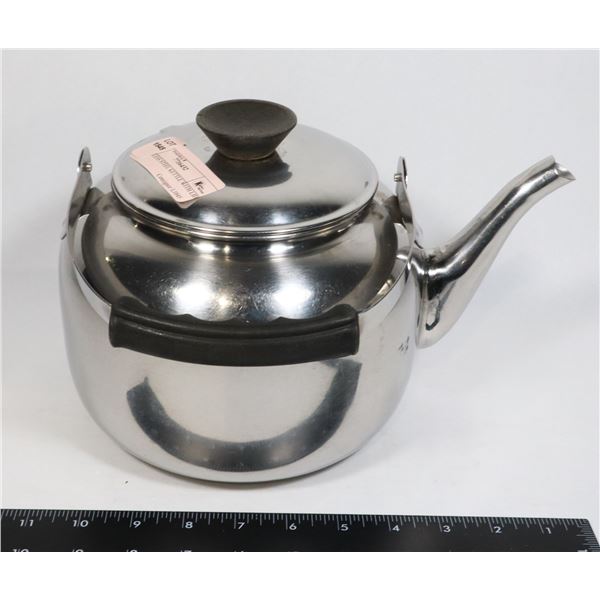 STAINLESS STEEL KETTLE WITH LID