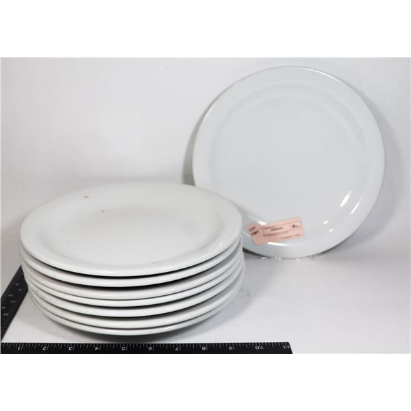 LOT OF 8 DINNER PLATES
