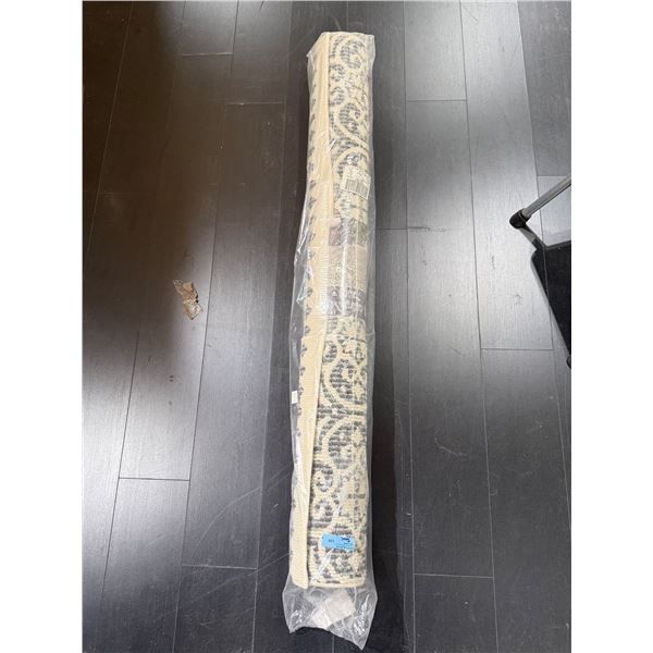 BNIB Hometrends Area Rug - Approx 60in x 84in