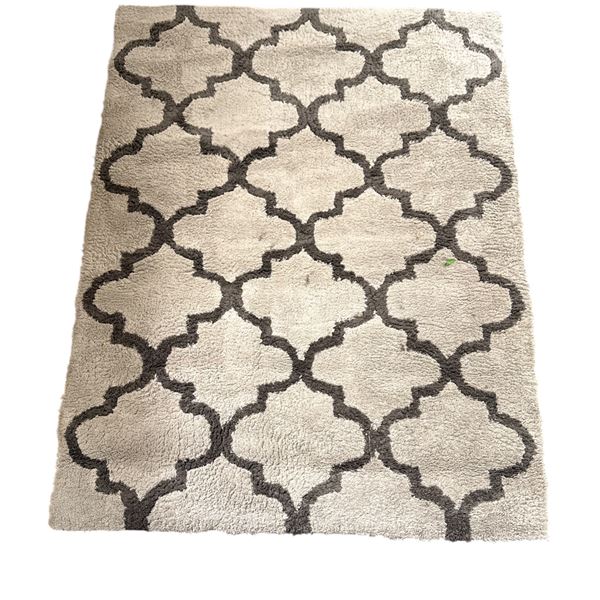 Classic Moroccan Trellis Plush Gray Area Rug - Approx 64in x 88in