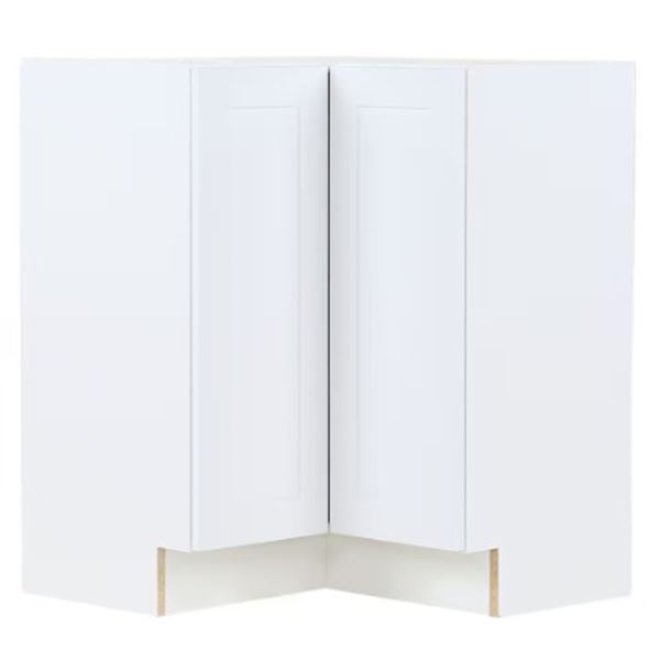 BNIB Hampton Bay Edson 27.7" Corner Base Cabinet - White, RV: $409 CAD (1001 421 089)