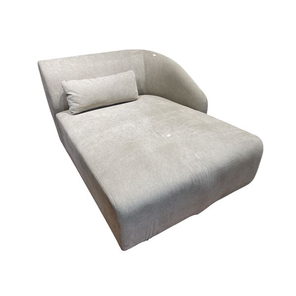 New - Moe's Amelia Warm White 1-Pcs Right Arm Facing Chaise, RV: $2699 CAD (FO-1015-18) - without bo