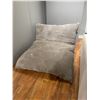 Image 2 : Stylus - New Diva Heated Chaise - Hyper Forest, RV: $1599 CAD, H35" x W50" x D60" (without box)