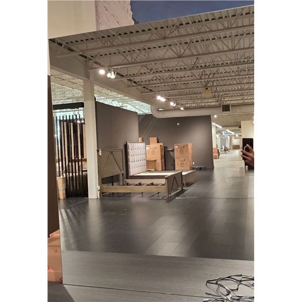 ALF Italia - New Amy Mirror - RV: $320 CAD - Made in Italy - H43" x W37" (ALF0176) - without box