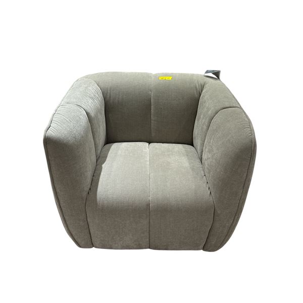 New - Sandy's - New Fabric Chair - RV: $1110 CAD - H26" x W34" x 33"