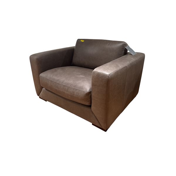 New - Amex Leather Rust Arm chair - RV: $1499 CAD