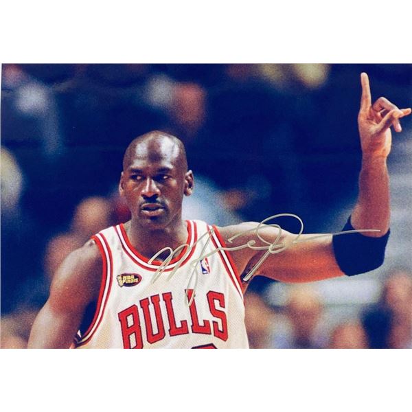 Chicago Bulls Michael Jordan facsimile signed  photo