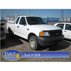 2004 FORD F-150 XL 4 DR, EXT CAB, 4WD 