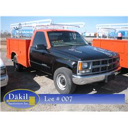 2000 CHEVROLET C-2500 REG CAB 