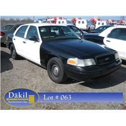 2001 FORD CROWN VIC POLICE CAR, 