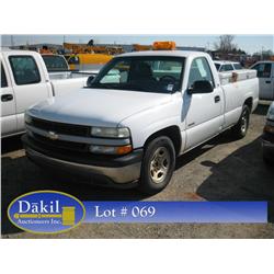 2002 CHEVROLET C-1500 REG CAB, 