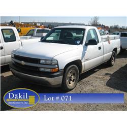 2002 CHEVROLET C-1500 REG CAB, 