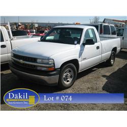 2001 CHEVROLET C-1500 REG CAB, 