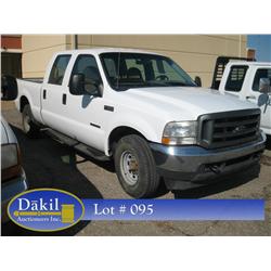 2002 FORD F-250 XL SUPER DUTY, CREW CAB 