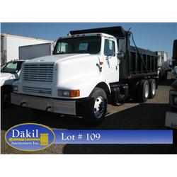 2000 INTERNATIONAL 2674 DUMP TRUCK, 