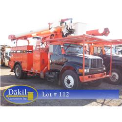 1999 INTERNATIONAL 4900 ELEVATOR TRUCK, 