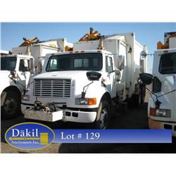 2002 IHC 4900 REFUSE TRUCK, 
