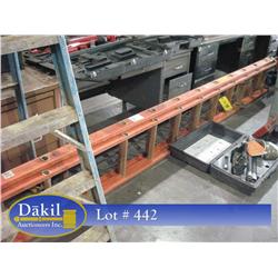 24' FIGERGLASS EXTENSION LADDER; 