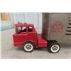 Image 11 : Structo Farms Pressed Steel Truck 21" 1950s or 1960s