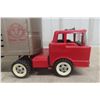 Image 2 : Structo Farms Pressed Steel Truck 21" 1950s or 1960s
