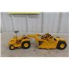Image 8 : Reuhl John Deere 840 Diesel with Scraper 1/24 Scale Die Cast in Box
