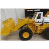 Image 4 : First Gear International 560 Payloader 1/25 Scale Die Cast Construction Pioneer in Box with Manual