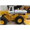 Image 5 : First Gear International 560 Payloader 1/25 Scale Die Cast Construction Pioneer in Box with Manual